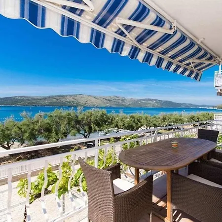Cosy In Villa Trogir
